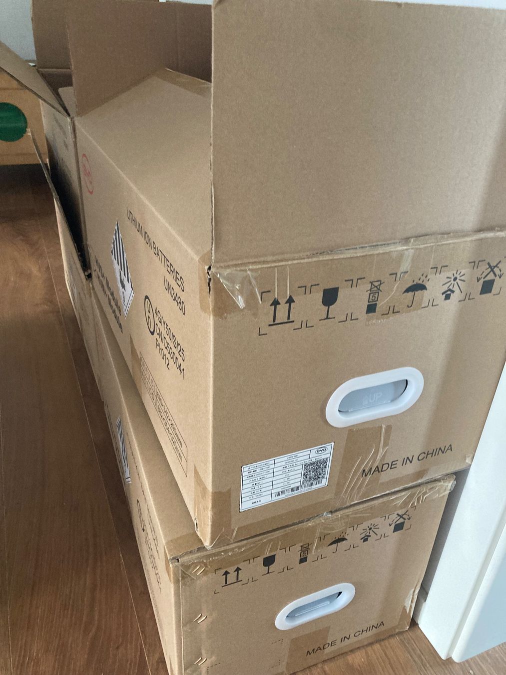 Cartons: 7 stabile Kartons mit Haltegriffen – D'occasion à Bigenthal par wconny 1