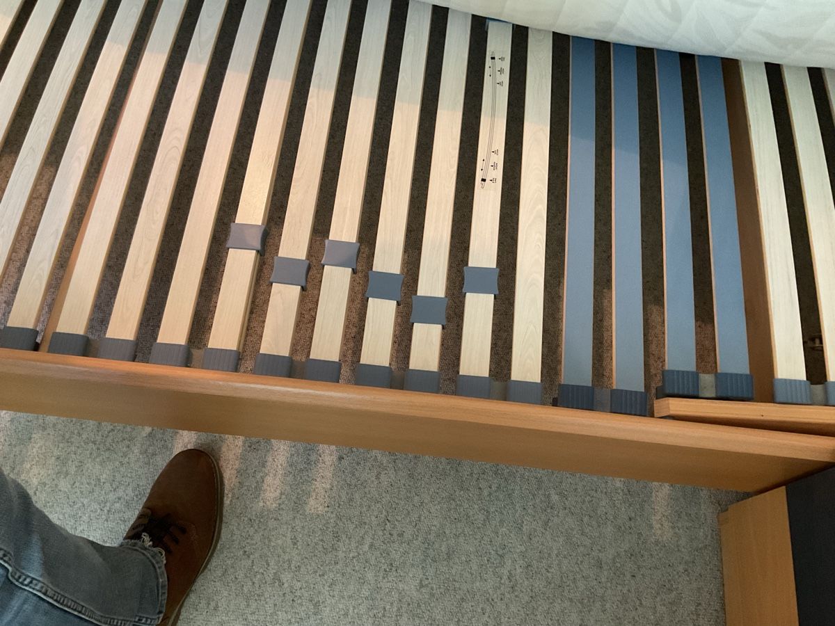 Betten: Doppelbett mit Matratze und Nachttischen – Gebraucht aus Trimbach von Lexli11 5