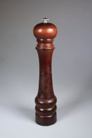 Peugeot Pfeffermühle aus Holz