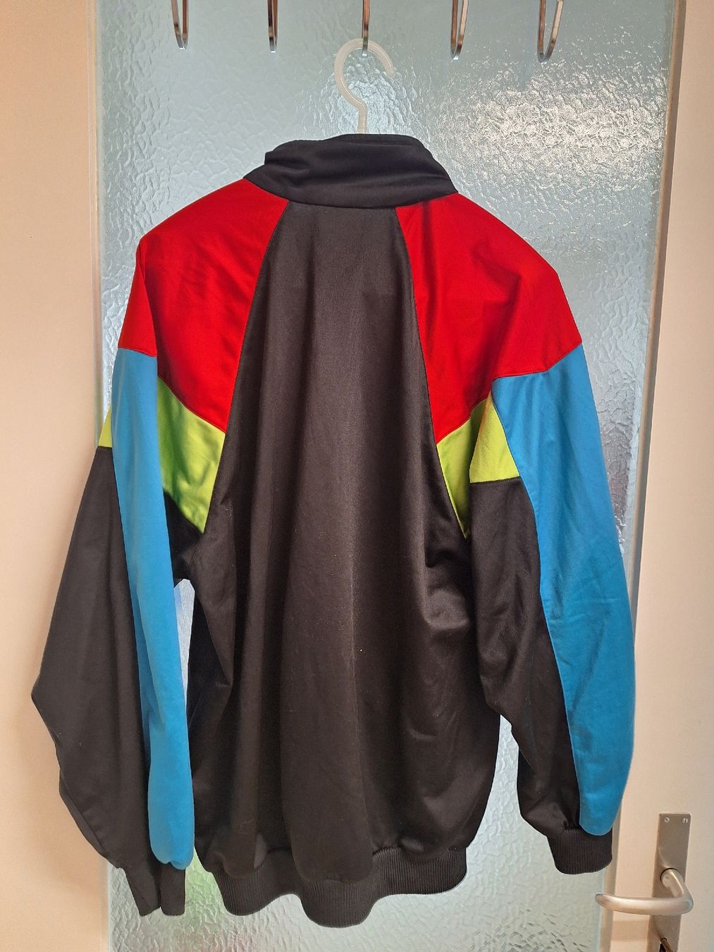 Giacche: Bunte retro Adidas Jacke – Usato da Pfäffikon SZ venduto da TobyPeterson 1