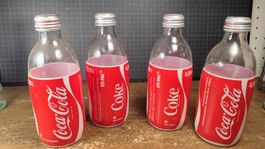 4 Wunderschöne alte COCA-COLA FLASCHEN 1984