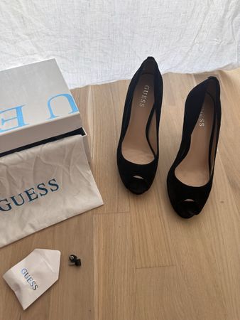 Guess Peeptoe Pumps / High Heels, Grösse 38 - Schwarz