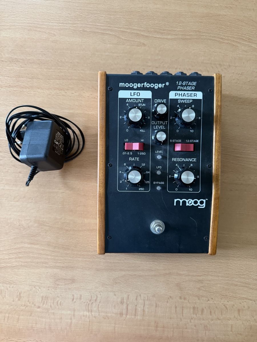Moog Strumenti musicali: Moog MF-103 12-Stage Phaser effect pedal – Usato da Vordemwald venduto da gerard.green