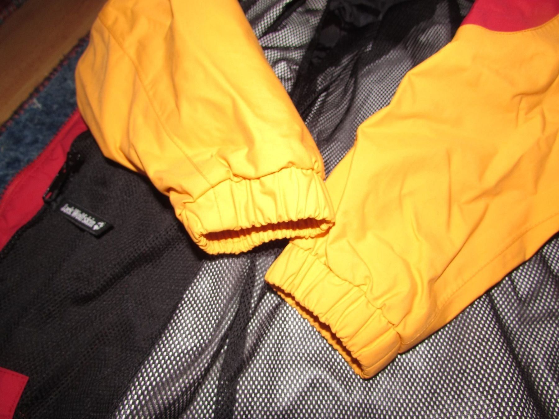 Jack Wolfskin Jacken: Jack wolfskin Regenjacke Gr. 140 – Gebraucht aus Basel von mimi8668 2