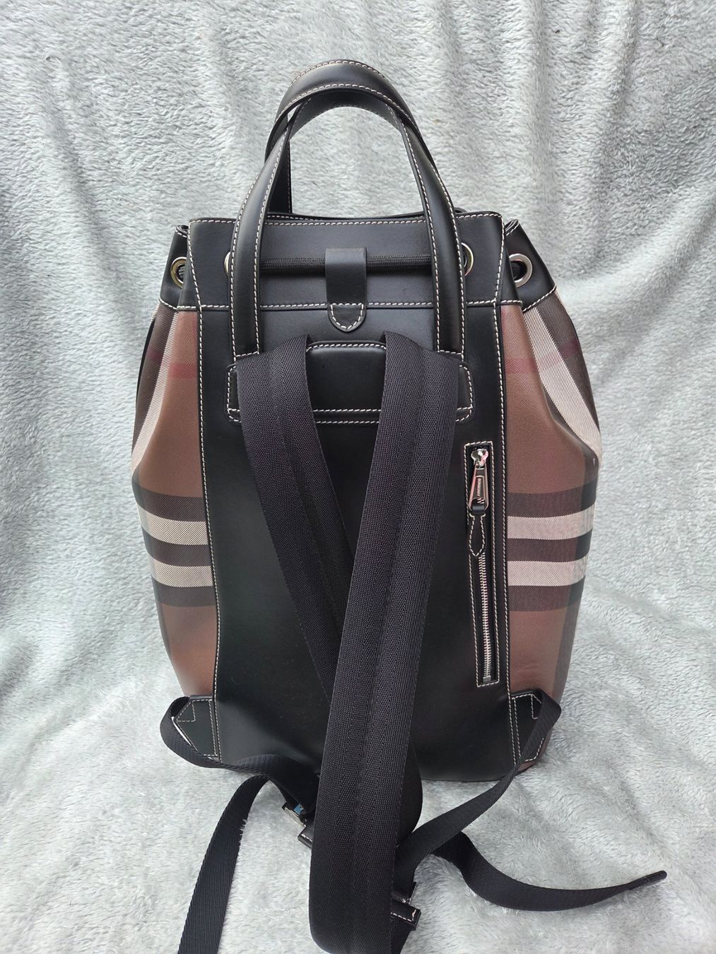 Burberry Zaini: Original Burberry Rucksack – Nuovo (secondo la descrizione) da Uetendorf venduto da NicoleTedesco 2