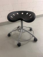 Ergonomischer Drehhocker mit Rollen, höhenverstellbar
