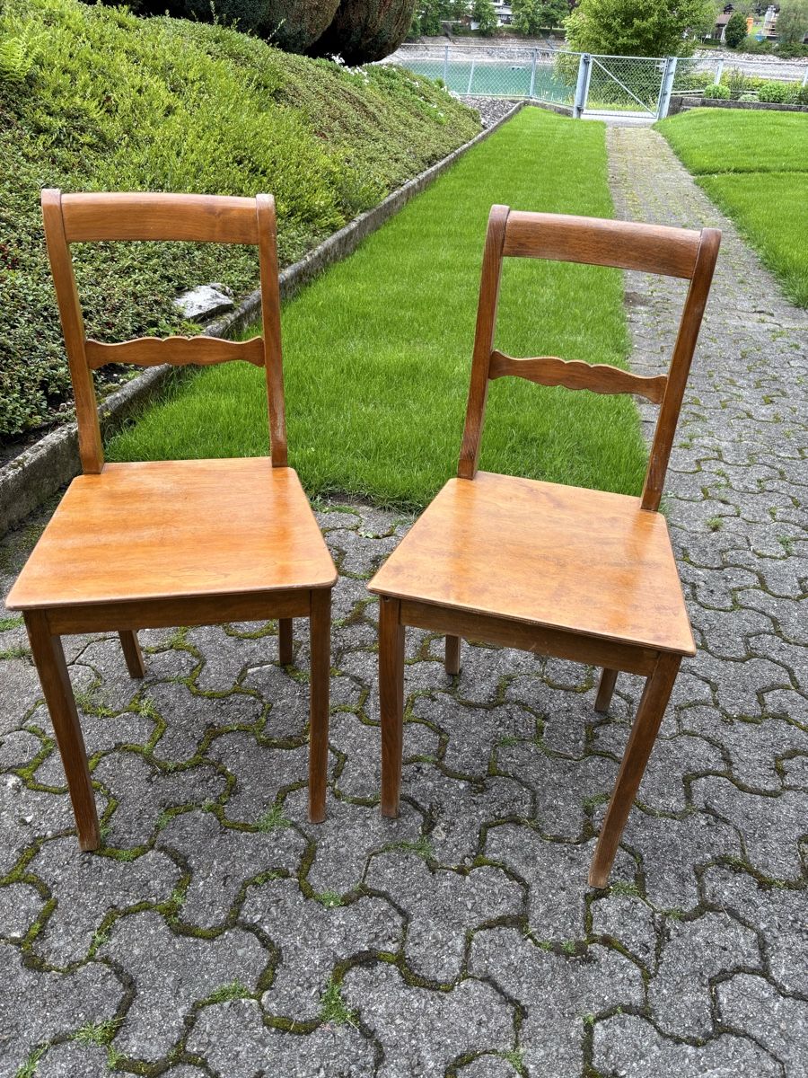 Chaises: 2 Holzstühle – D'occasion à Luzern par ega_ck2n