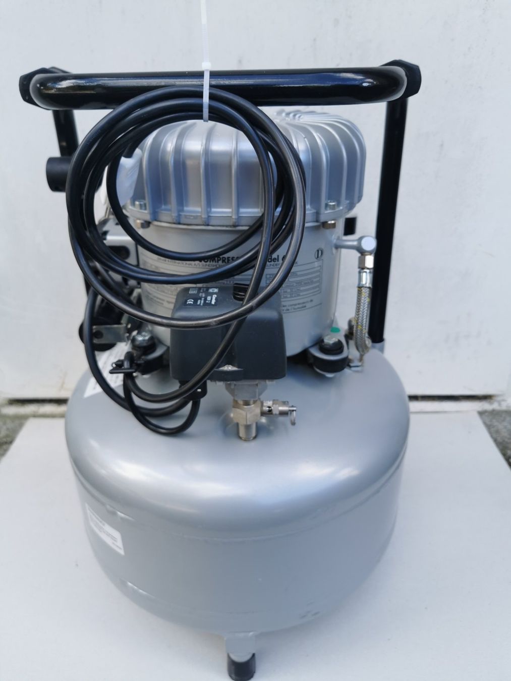 Jun-Air Compressori: Jun-Air Flüsterkompressor 25 Liter – Usato da Hittnau venduto da wbh-suisse 1