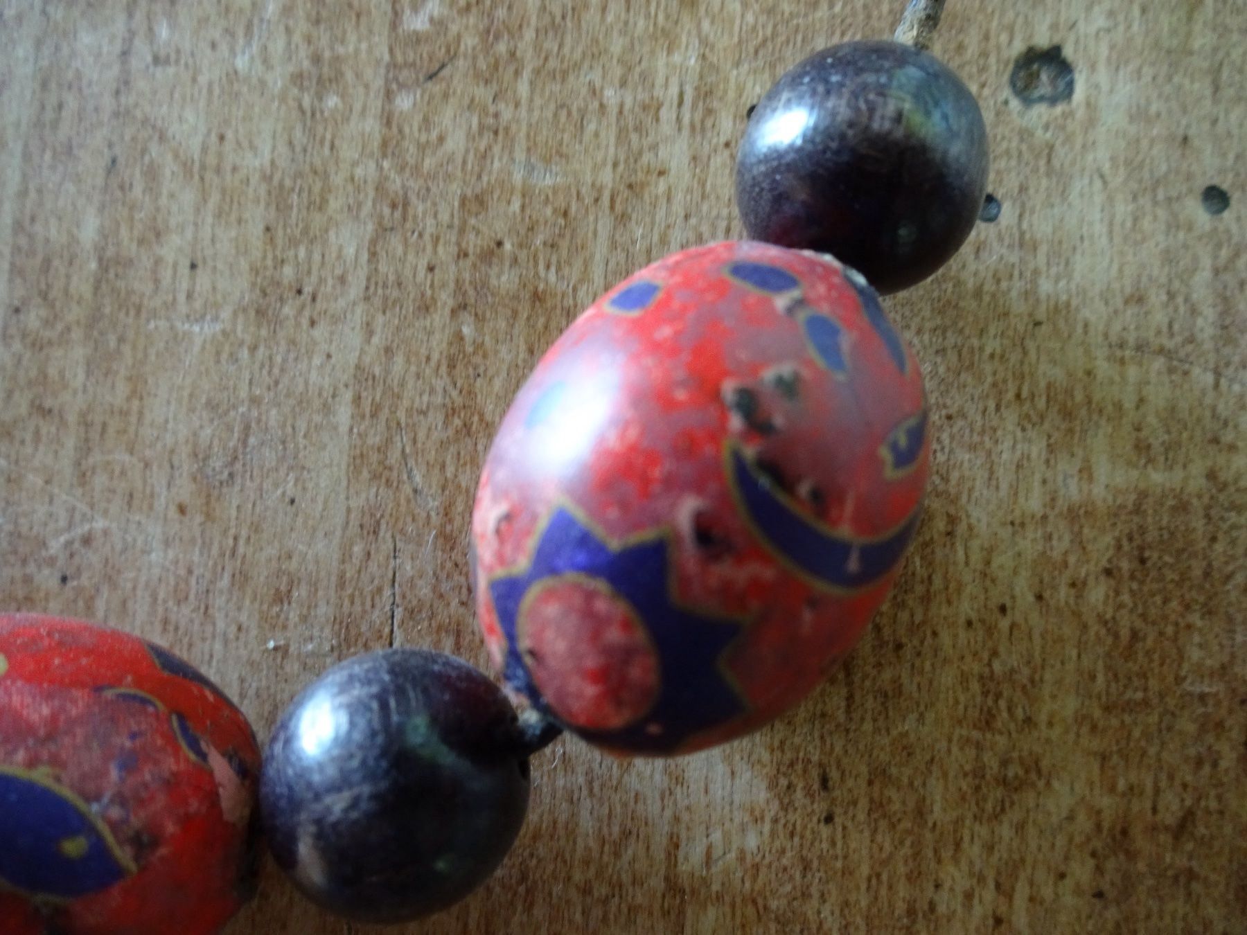Catenine: Halskette mit Holzperlen rot-schwarz – Usato da Winterthur venduto da 1956ingi 3
