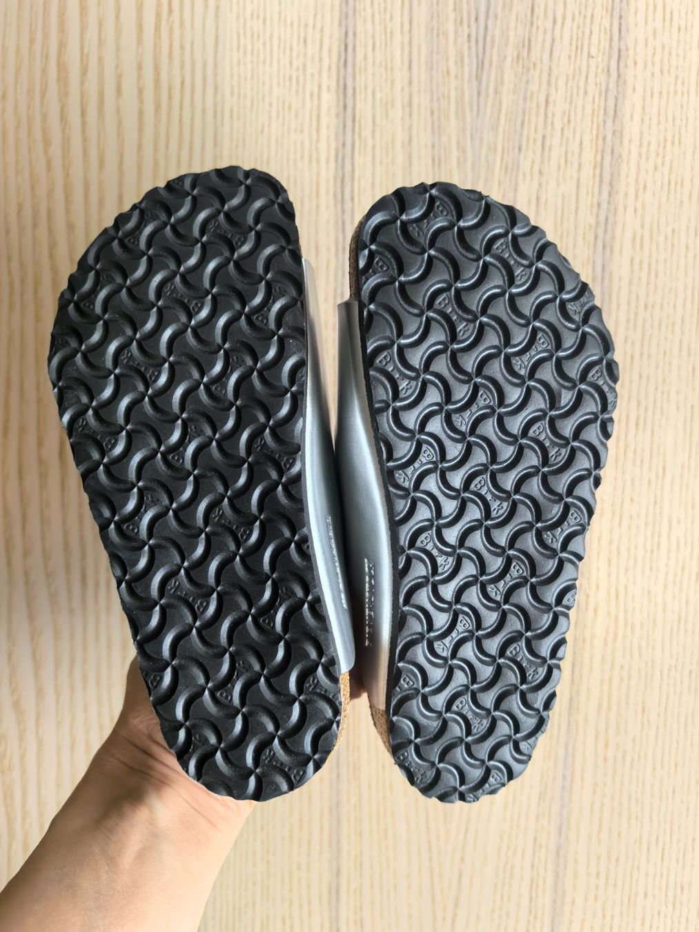 Birkenstock Scarpe per ragazzi: Birkenstock Arizona Silber – Nuovo e nell'imballaggio originale da Bad Ragaz venduto da AKahlon 1