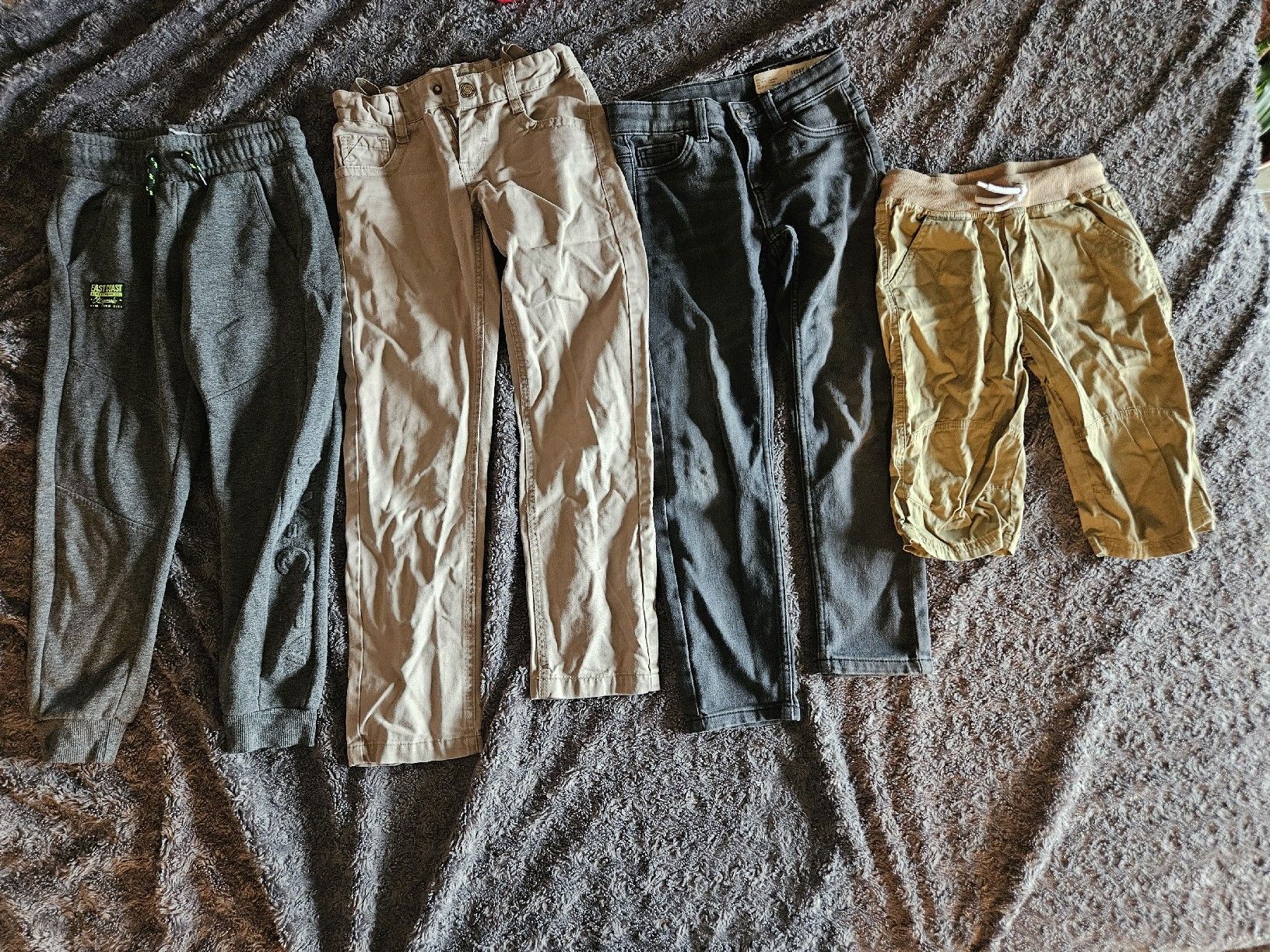 Kleiderpakete & -sets: Hosenpaket Jungen 122/128 – Gebraucht aus Herrliberg von daki0017