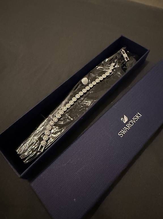 Armbänder & -reifen: Bracciale Swarovski originale con scatola – Neu und originalverpackt aus Cadenazzo von mun_frp5