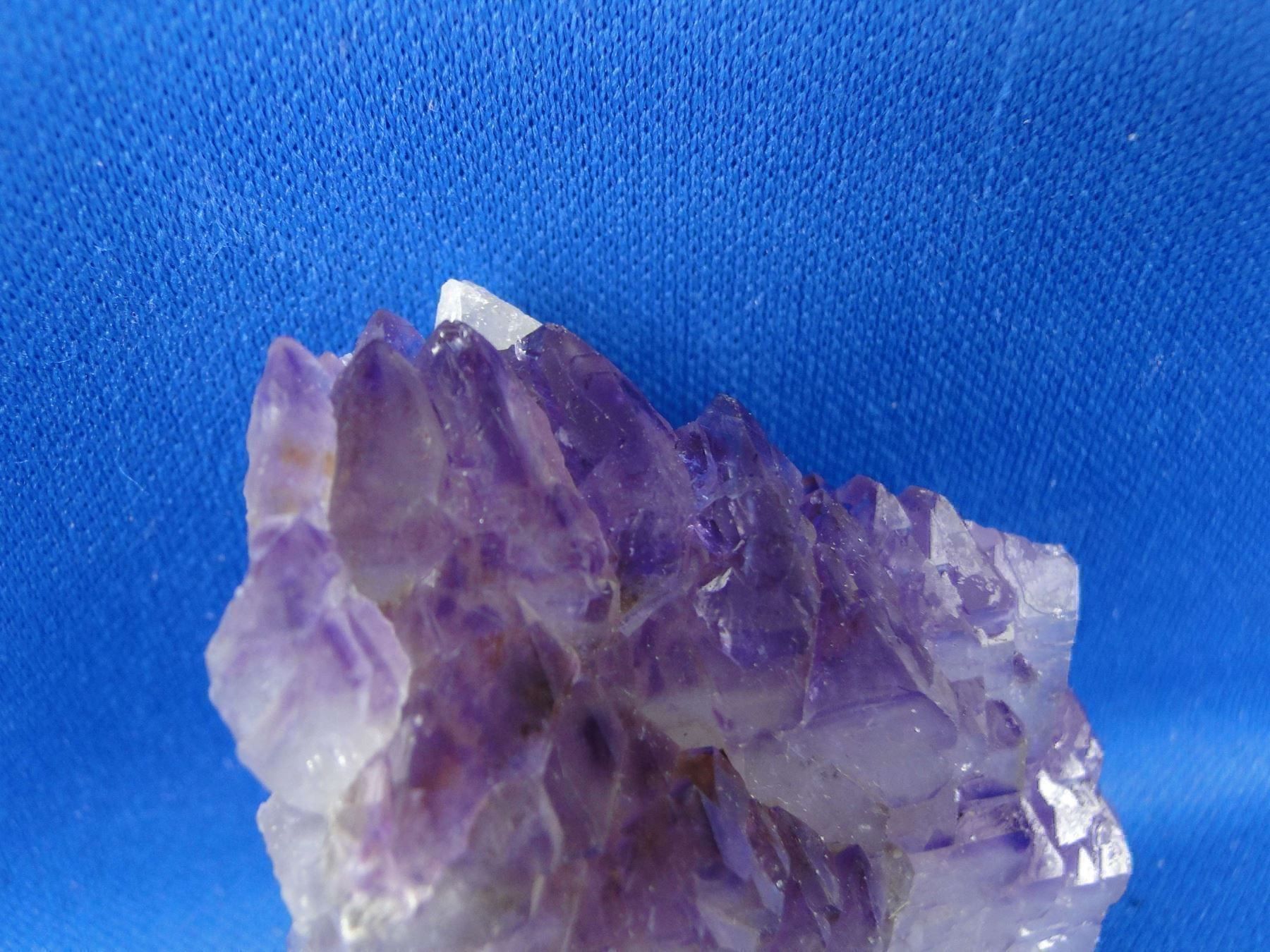 Minerali & Pietre curative: Quartz var Amethyst – Usato da Schinznach Bad venduto da Demerald 2