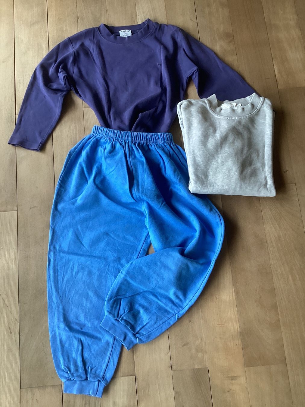 Ensembles coordonnés: Gr. 116 Trainer, Pyjama – D'occasion à Muttenz par bar_ws7n
