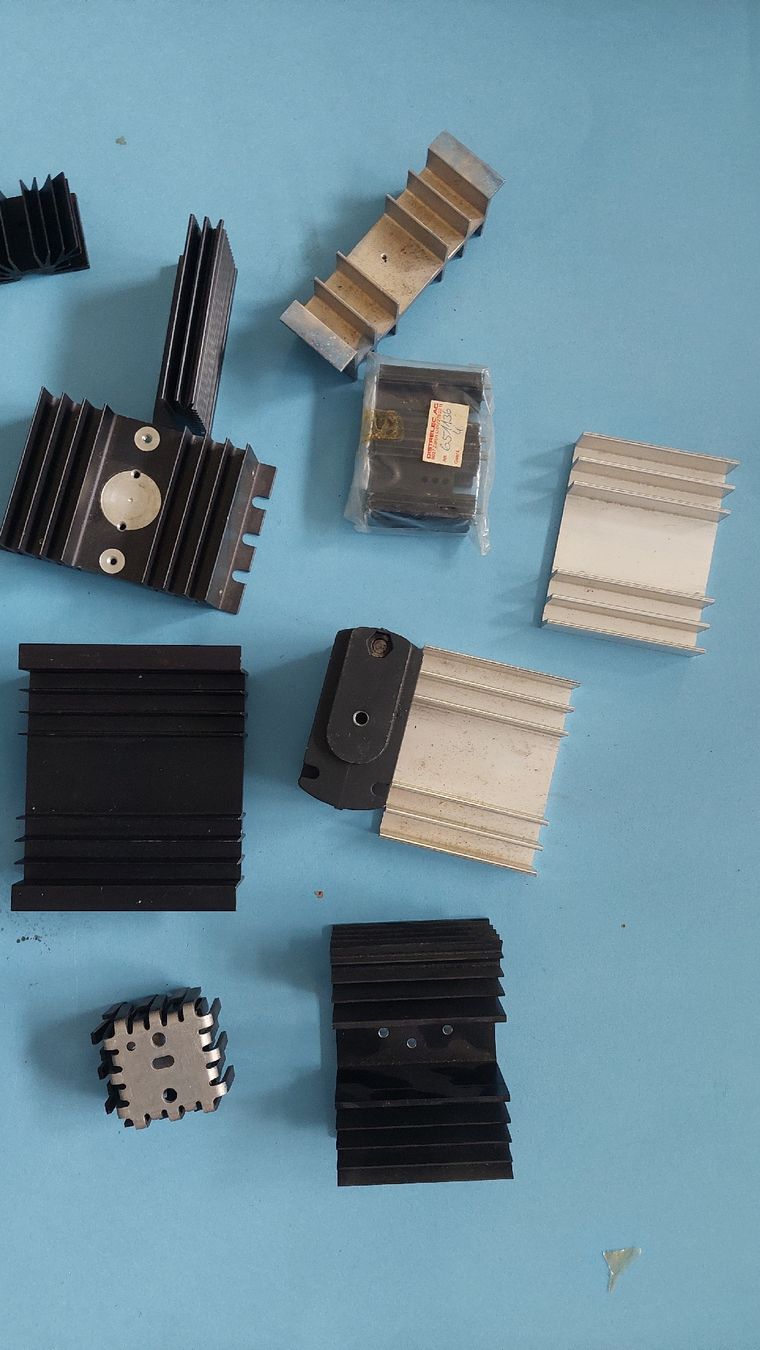 Elektronikbauteile: Sammlung Kühlkörper – Gebraucht aus Bülach von blksize 5