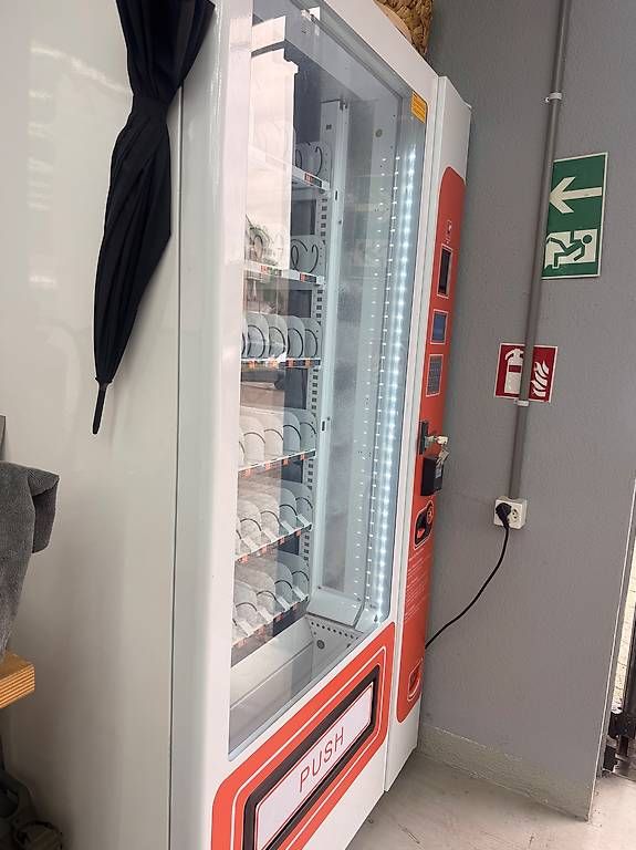 Altro per Gastronomia & Hotel: Vendingmaschine/ Snackautomat Neu – Usato da Hendschiken venduto da sus_pwk6 1