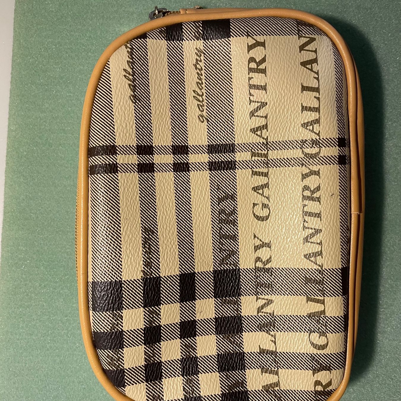Taschen für Damen: Necessaire, Kosmetik Tasche mit 2 Fächer – Gebraucht aus Bellach von Lapislazuli_blues 8