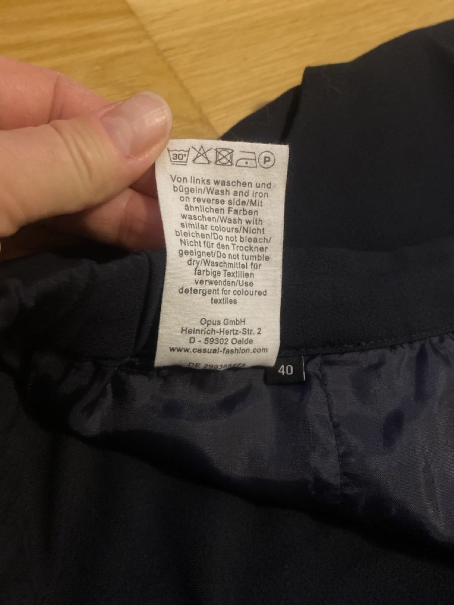 Opus Pantalons: "Opus" Hochwertige Hose, Grösse 40, Dunkelblau – Neuf (Voir description) à Basel par vitaminka 4
