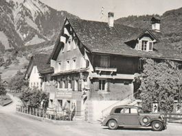 KERNS: Gasthaus zum Sand mit Oldtimer, 3Bild-AK ~1950