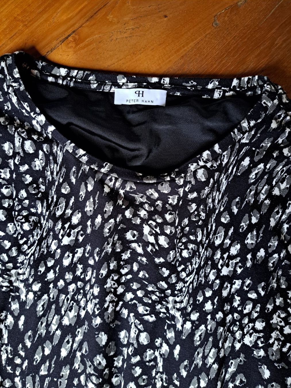 Peter Hahn Kleider: Schickes Peter Hahn Kleid Gr. 46 schwarz/weiss gemustert – Neu (gemäss Beschreibung) aus Dietikon von Selanna 1