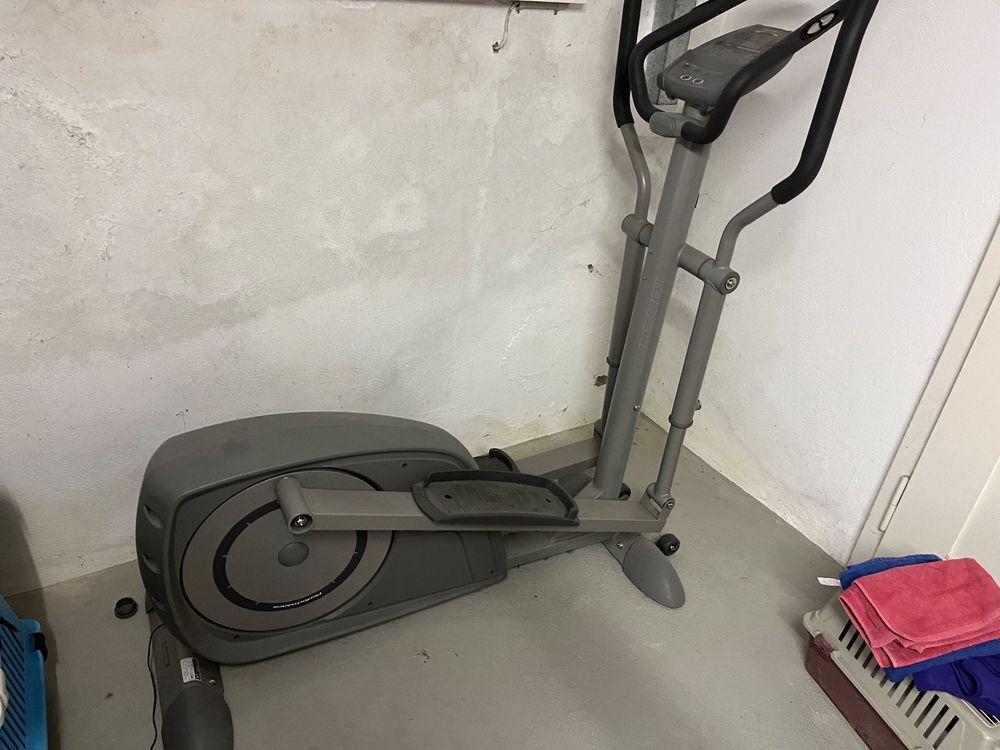 Tunturi c40 elliptical cross trainer hot sale