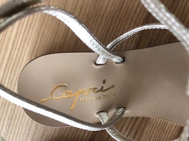 Scarpe da donna: Infradito dorate Capri – Usato da Davesco-Soragno venduto da dvf_7h6d 2