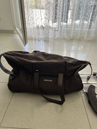 Grosse Kappa Reisetasche, Ausziehbarer Griff und mit Rollen