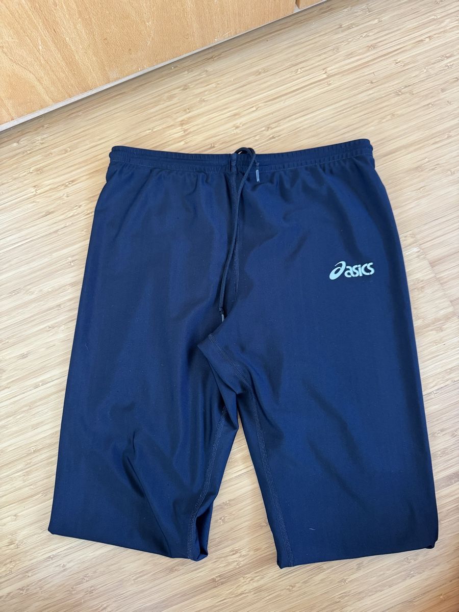 Asics Pantaloni: Vintage Asics Sporthose XL schwarz  – Usato da Malans GR venduto da leo_mz7w