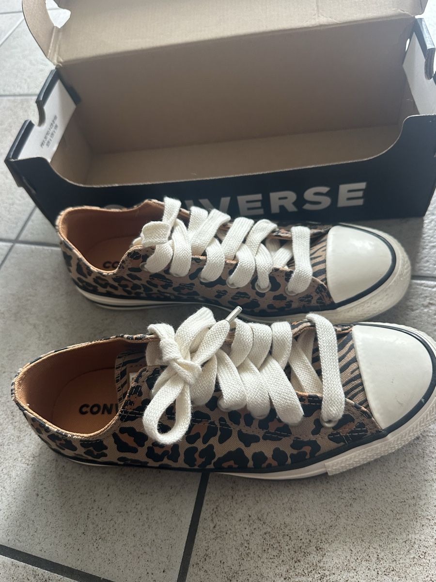Converse Damenschuhe: Converse All Star Leo Look Gr 40 – Gebraucht aus Sierre von Tracy83