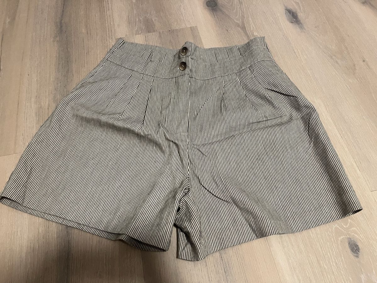 Promod Pantaloni: Shorts gestreift Promod S neu – Nuovo (secondo la descrizione) da Birrwil venduto da vanyboo