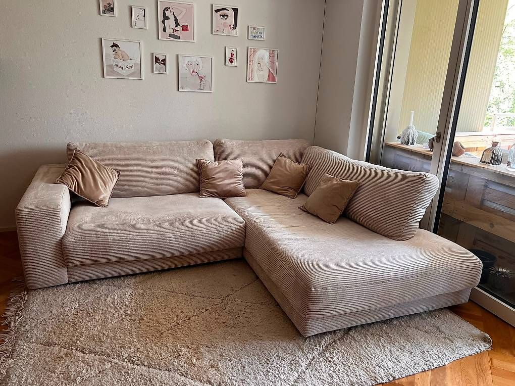 Divani: Cord Ecksofa beige mit Zierkissen – Nuovo (secondo la descrizione) da Zürich venduto da milinda