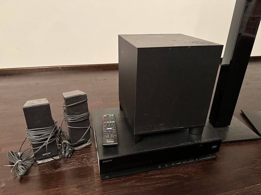 Home Cinema: Occ. Bluray-Heimkinosystem 3D, Sony BDV-E870, USB, 1000Watt – Usato da Löhningen venduto da Divemisli 3