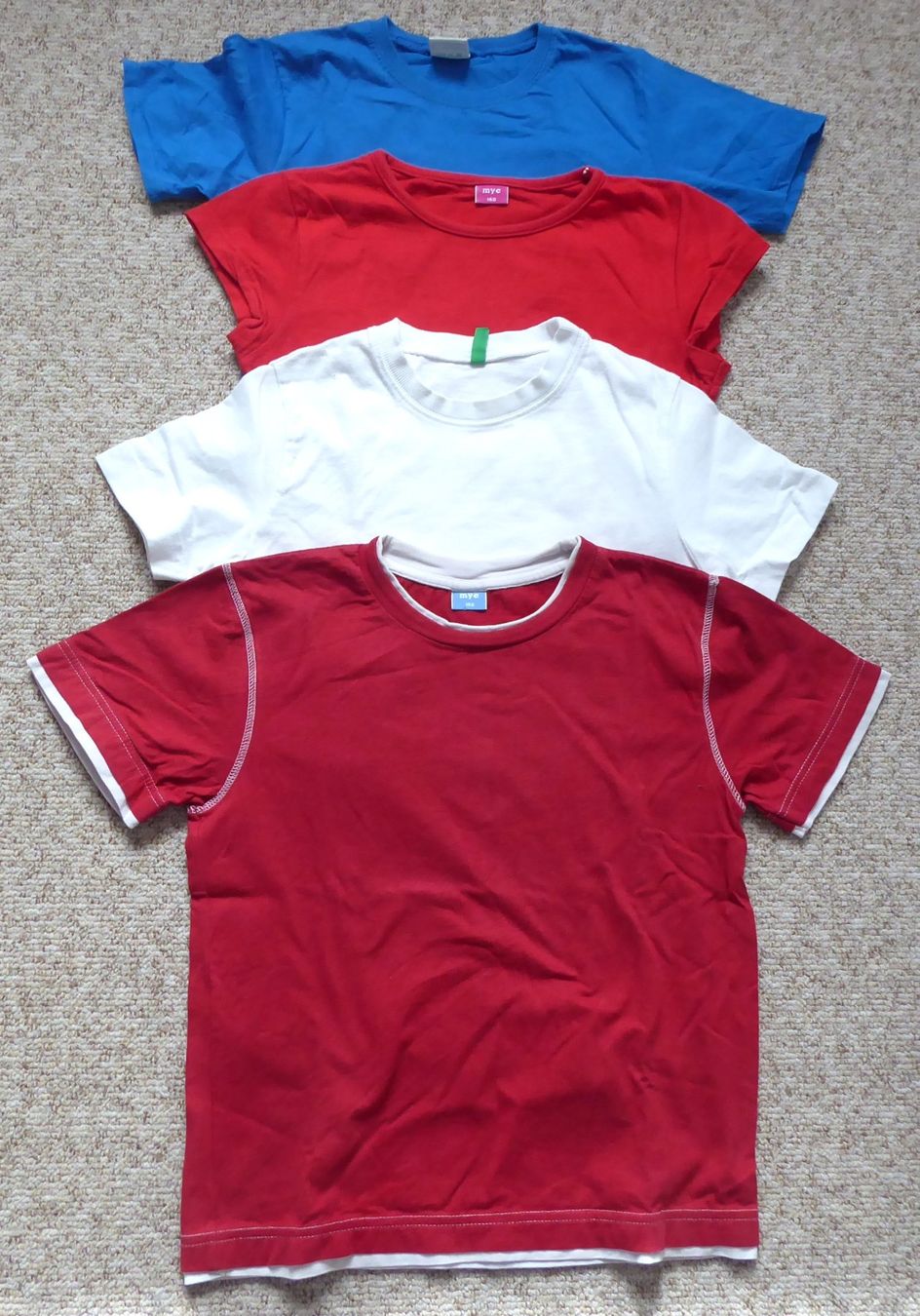 Lotti & Set di vestiti: Kleiderpaket - 4 Shirts Grösse 140 – Usato da Wettingen venduto da tonia3