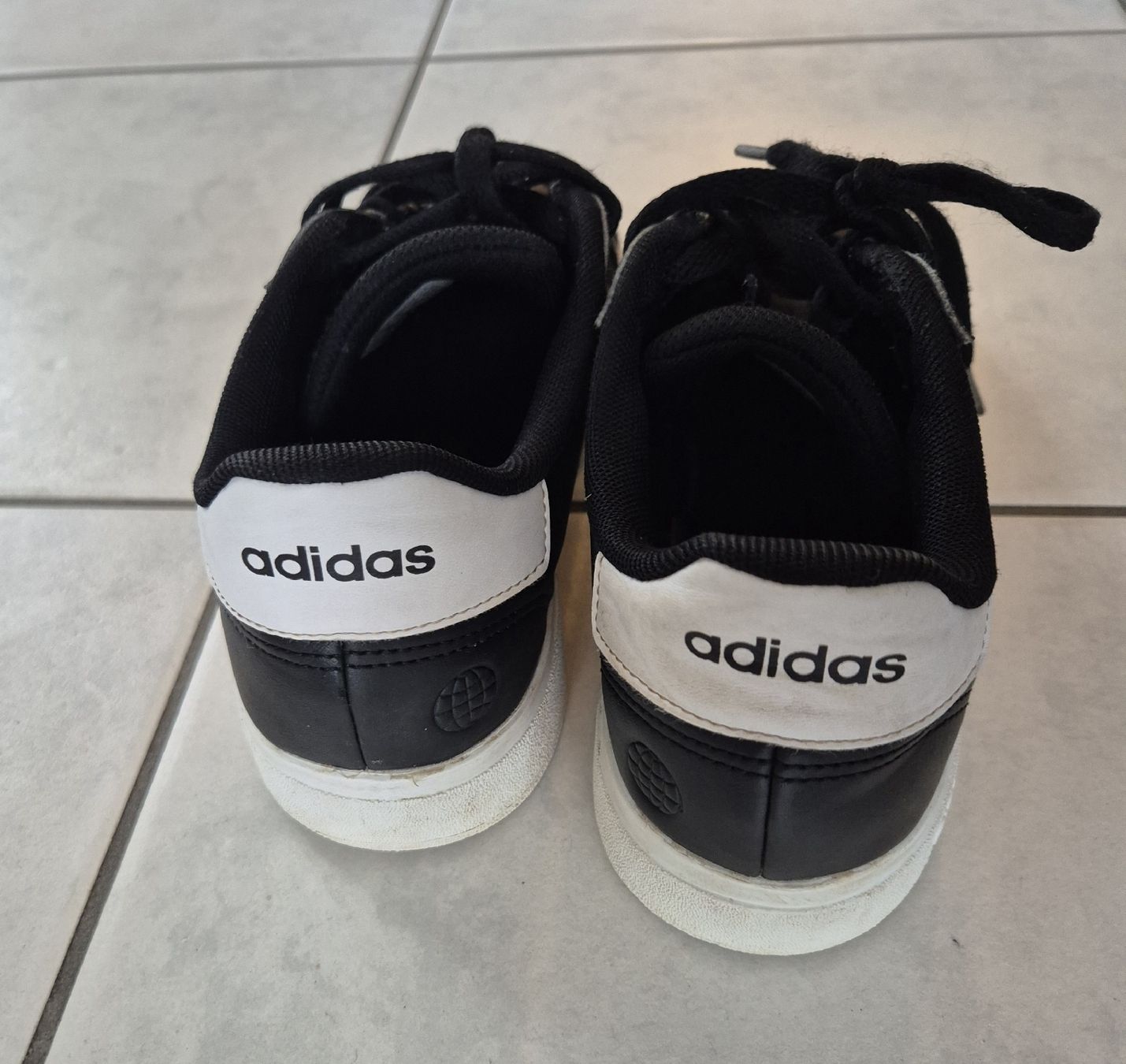 Adidas Herrenschuhe: Sneaker, Adidas, Gr. 39 1/3 – Gebraucht aus Belp von nibeas 2