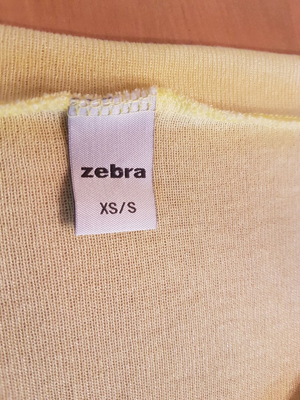 Zebra Maglioni & Felpe: Pull oversize jaune vif S-M marque Zebra – Usato da Villiers venduto da san_jn5w 4