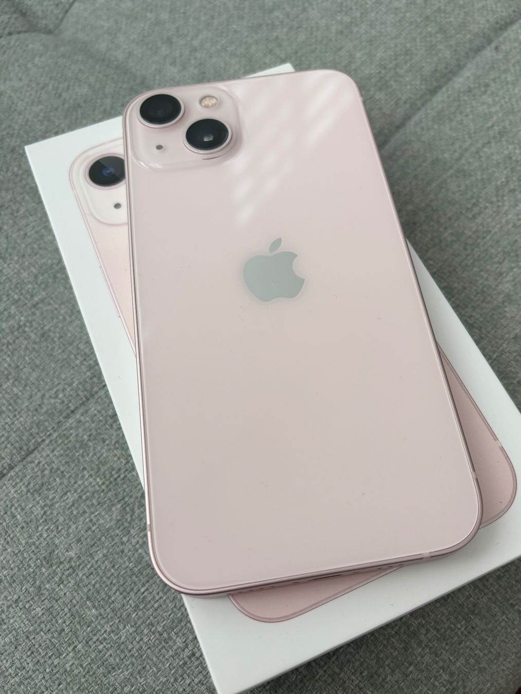 Apple Handys / Smartphones: iPhone 13 - Pink, 128GB – Gebraucht aus Zürich von m19285 1