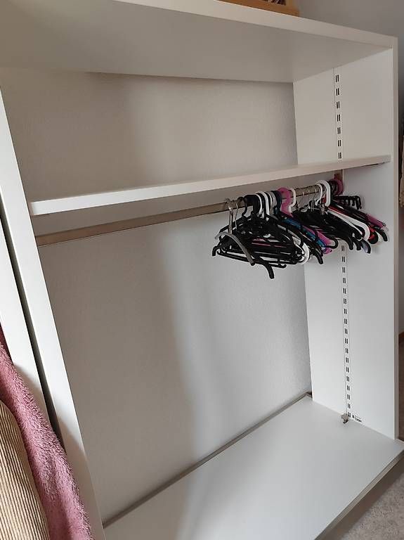 Armadi: Schrank mit rollen weiss – Usato da Wohlen AG venduto da alexsteinger 1
