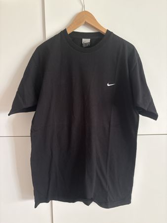 T-shirt Nike noir logo brodé taille L /Xlétat neuf