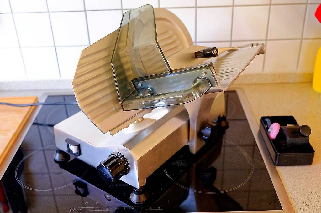 Appareils de cuisine: Trancheuse électrique – D'occasion à Savièse par Domimage 1