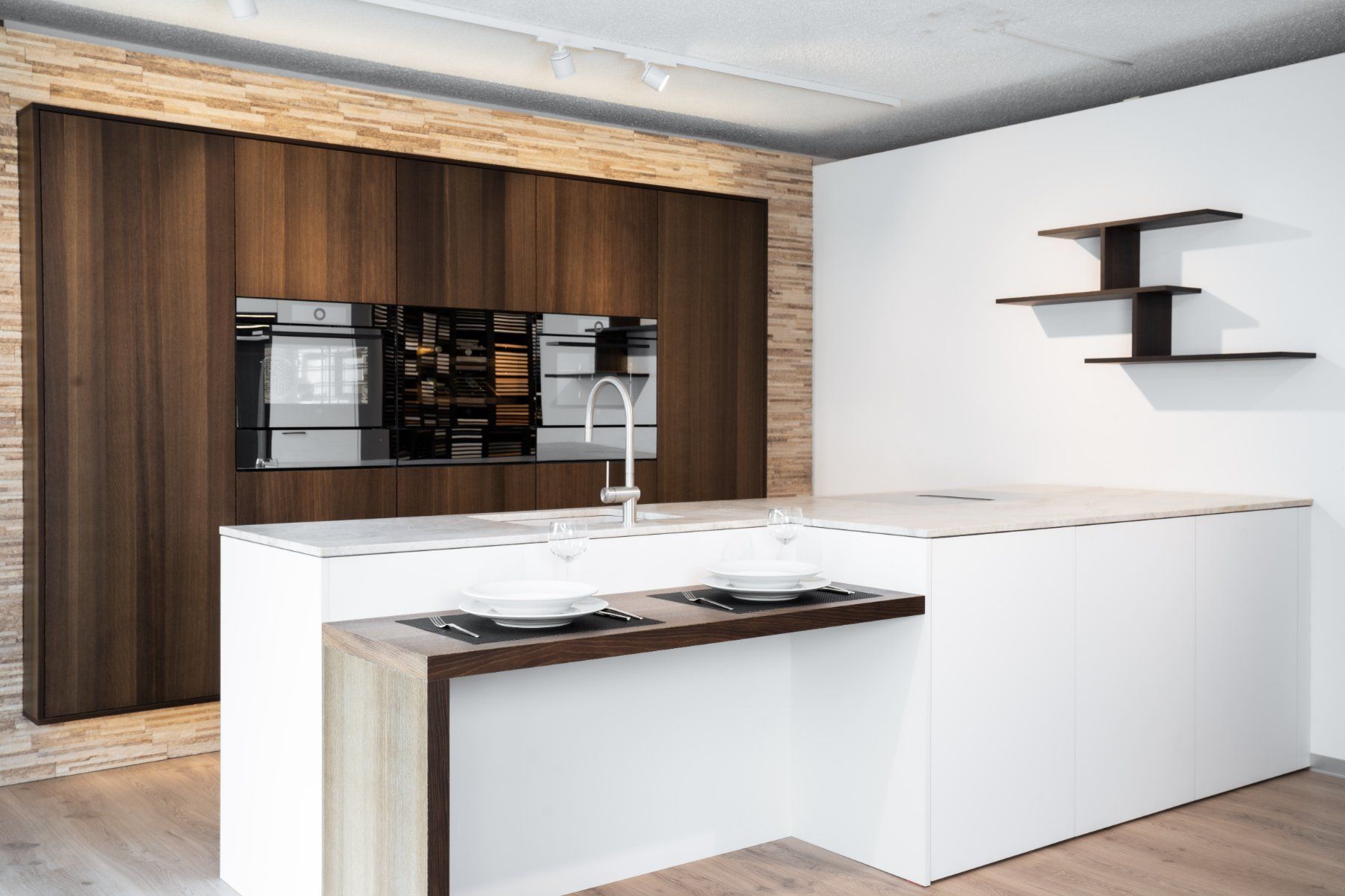 Cuisines complètes: Moderne Ausstellungsküche – Neuf (Voir description) à Eschlikon TG par neu.kuechen 2