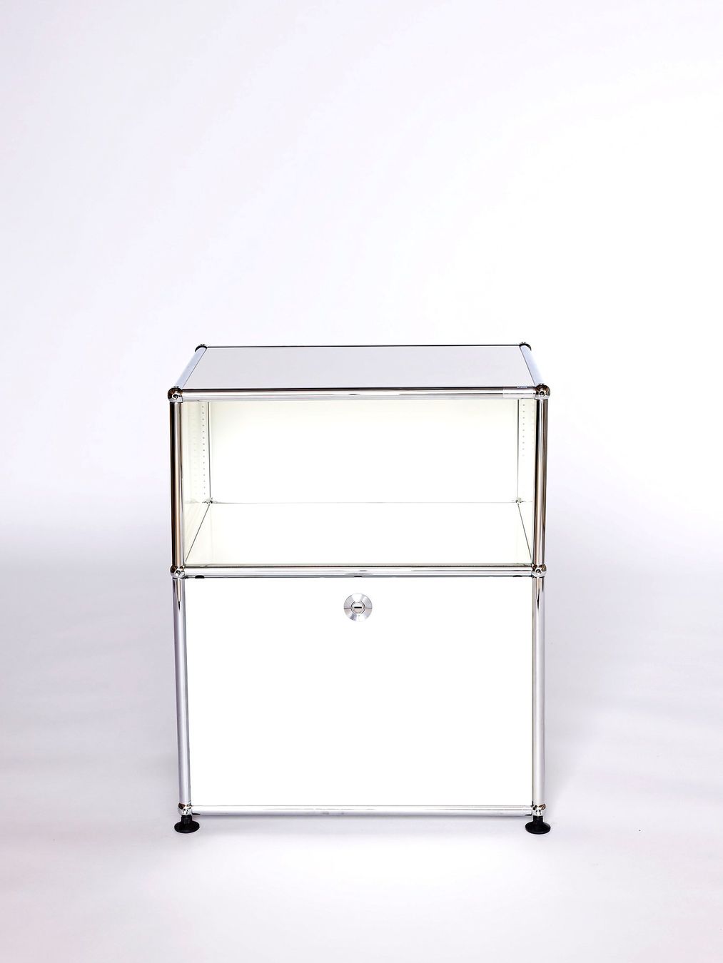 USM Commodes: USM Möbel, reinweiss, Ausstellungsmodel – D'occasion à Lenzburg par Buerokonz 2