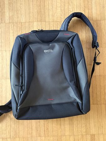 Dicota Laptop Rucksack 