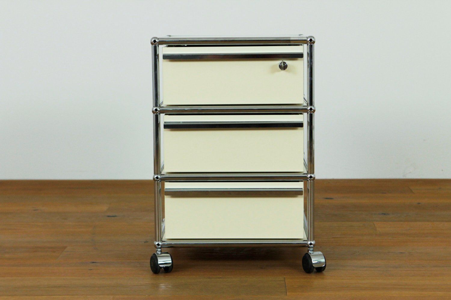USM Korpus: USM Haller Rollkorpus // UPCYCLED // NEUE FARBEN – Neu (gemäss Beschreibung) aus Affoltern am Albis von StudioStandard