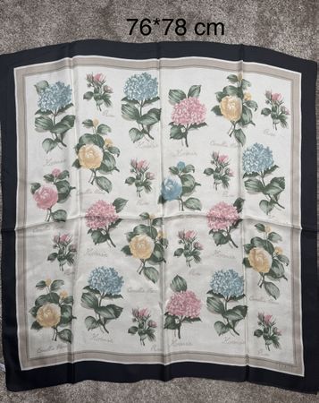 Foulard Club Echo en soie – 76 x 78 cm