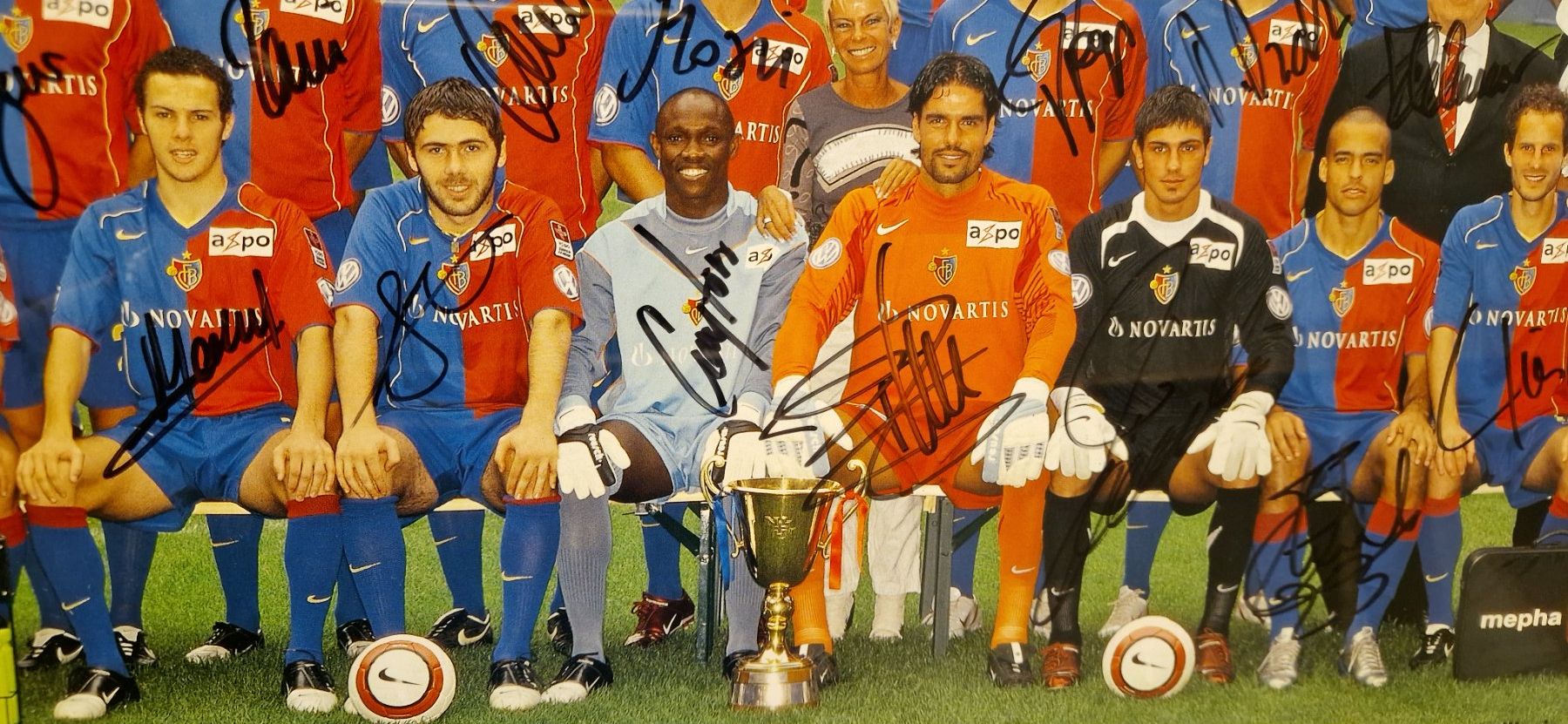 Autogramme: FC BASEL Poster Autogramme, Odermatt, Yakin, Zuberbühler usw – Gebraucht aus Zürich von spin23 3