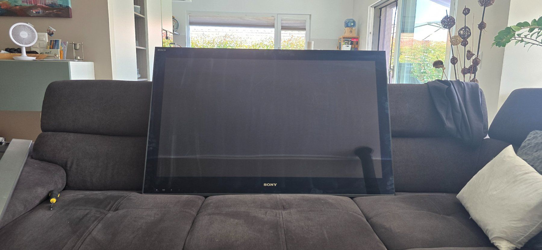 Sony Fernseher: Écran plat Sony 46 pouces, état d'usage correct – Gebraucht aus Champvent von sebastien.obry