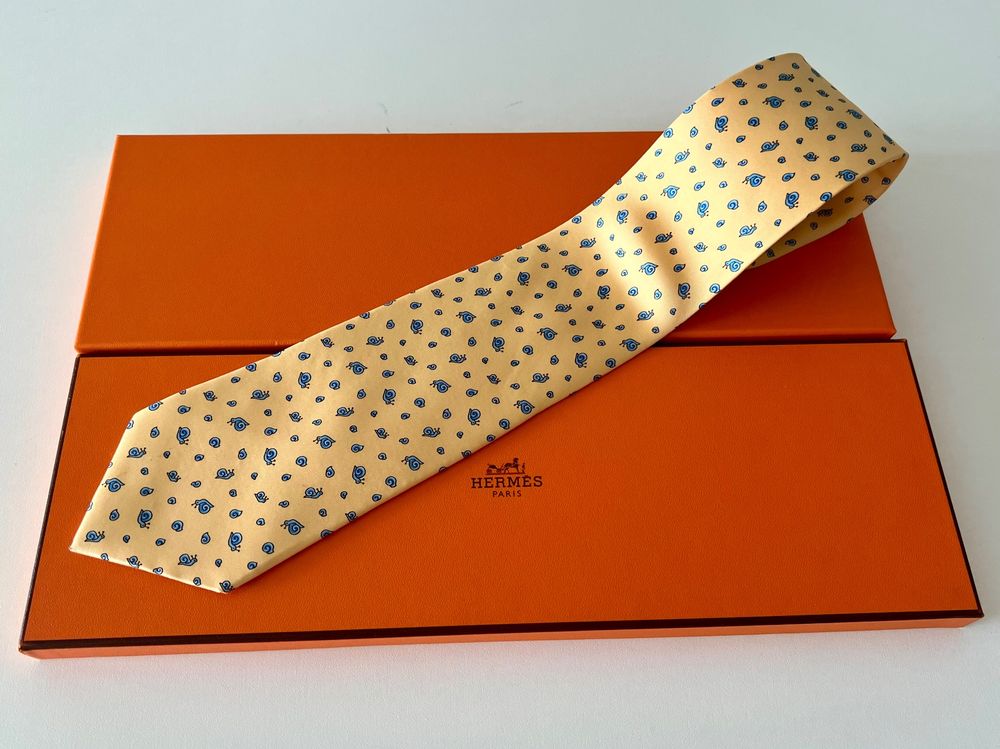 Cravate Hermès Paris En Soie Violette - Occasion En Excellent état