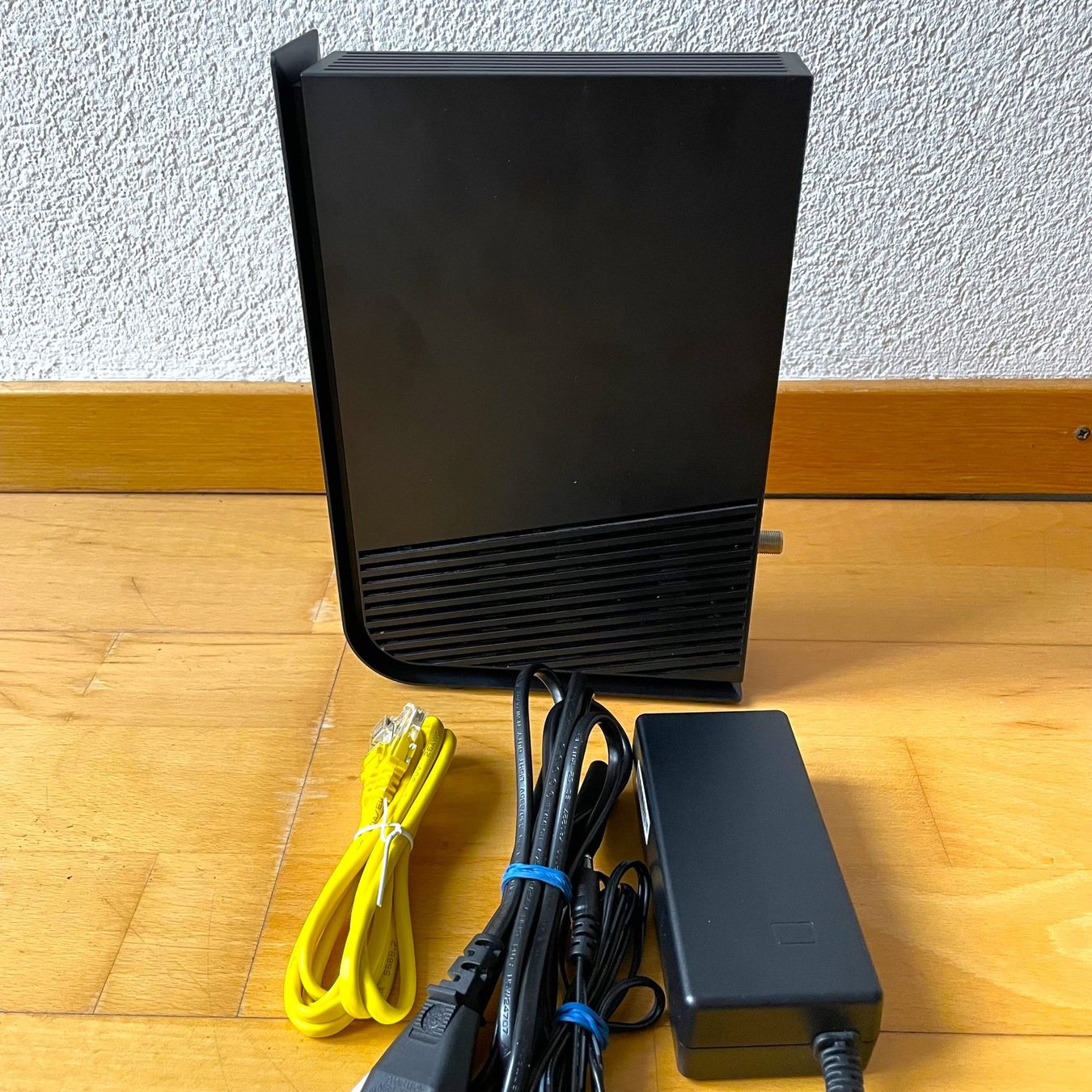 Modems & Router: Arris TG2492S WLAN Router / Kabelrouter / Modem – Gebraucht aus Aarburg von  4