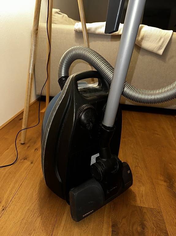 Aspirapolveri & Accessori: Staubsauger Siemens Q 8.0 – Usato da Villigen venduto da lelkovaty 1