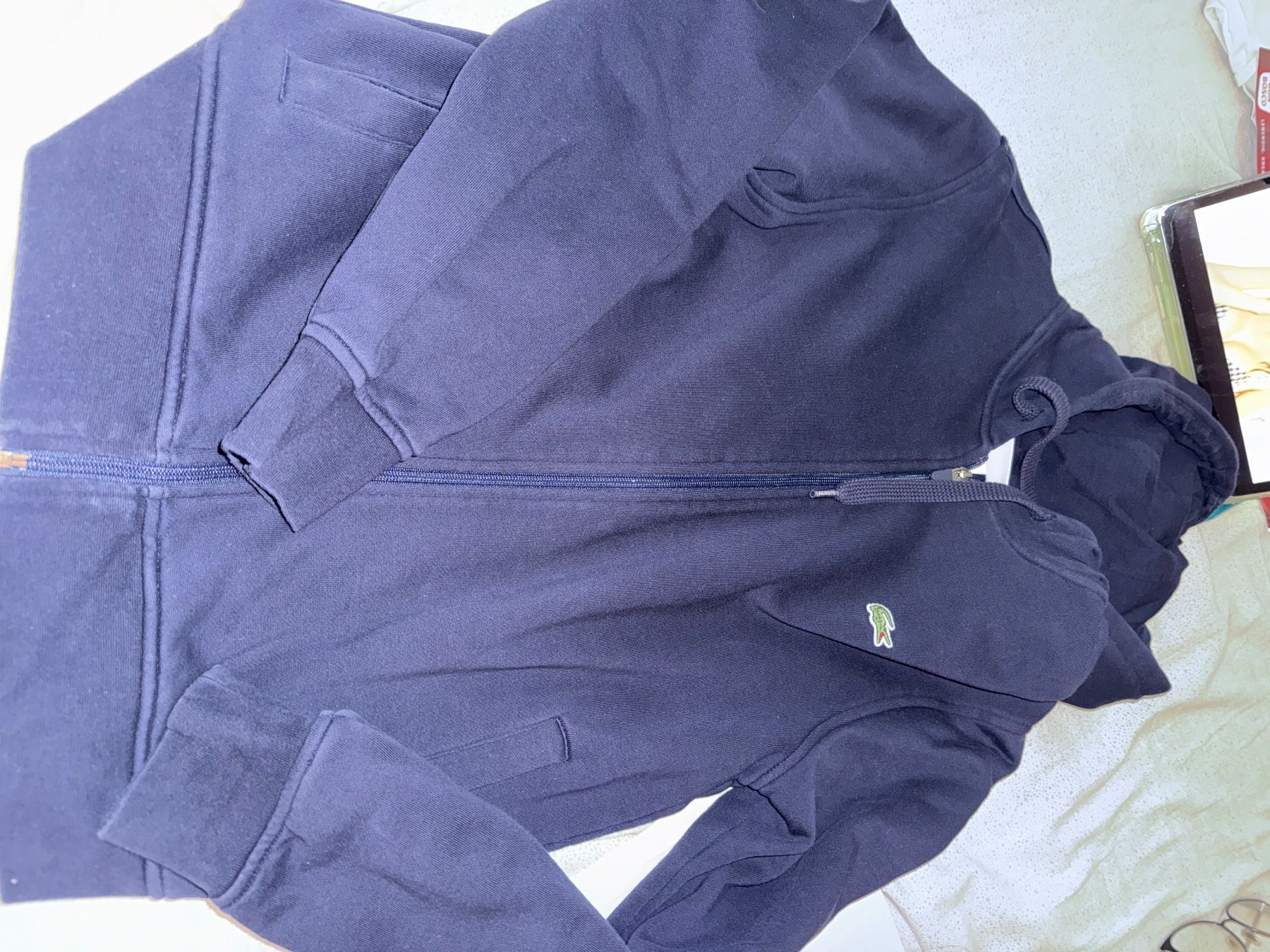 Lacoste Giacche: Lacoste Kapuzenjacke Gr. S  dunkelblau – Usato da Oberwil BL venduto da Zenga60 2